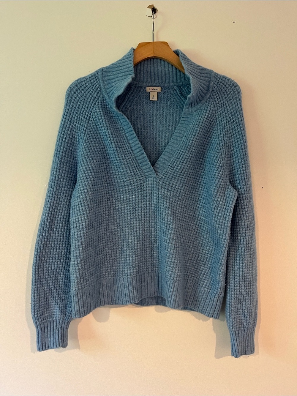 L.L. Bean Light Blue Waffle Knit V-Neck Sweater Size L